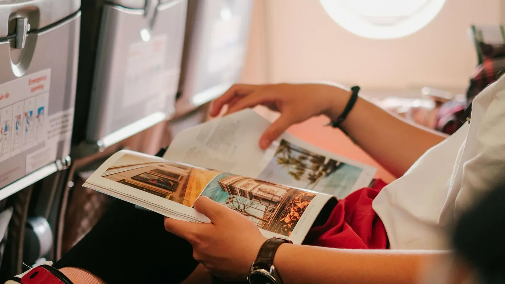 5 travel-friendly snacks to eat on a flight without the mess